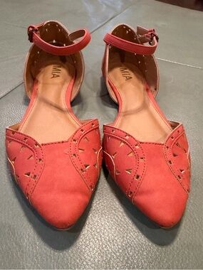 MIA Coral Nakema Flats